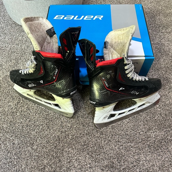 EUC❗️ Bauer Vapor 3X Pro Hockey Skates - Intermediate size 6.5 - Picture 1 of 4